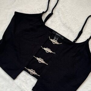 BLACK STRAPPY TANK WITH SILVER DETAILING F21